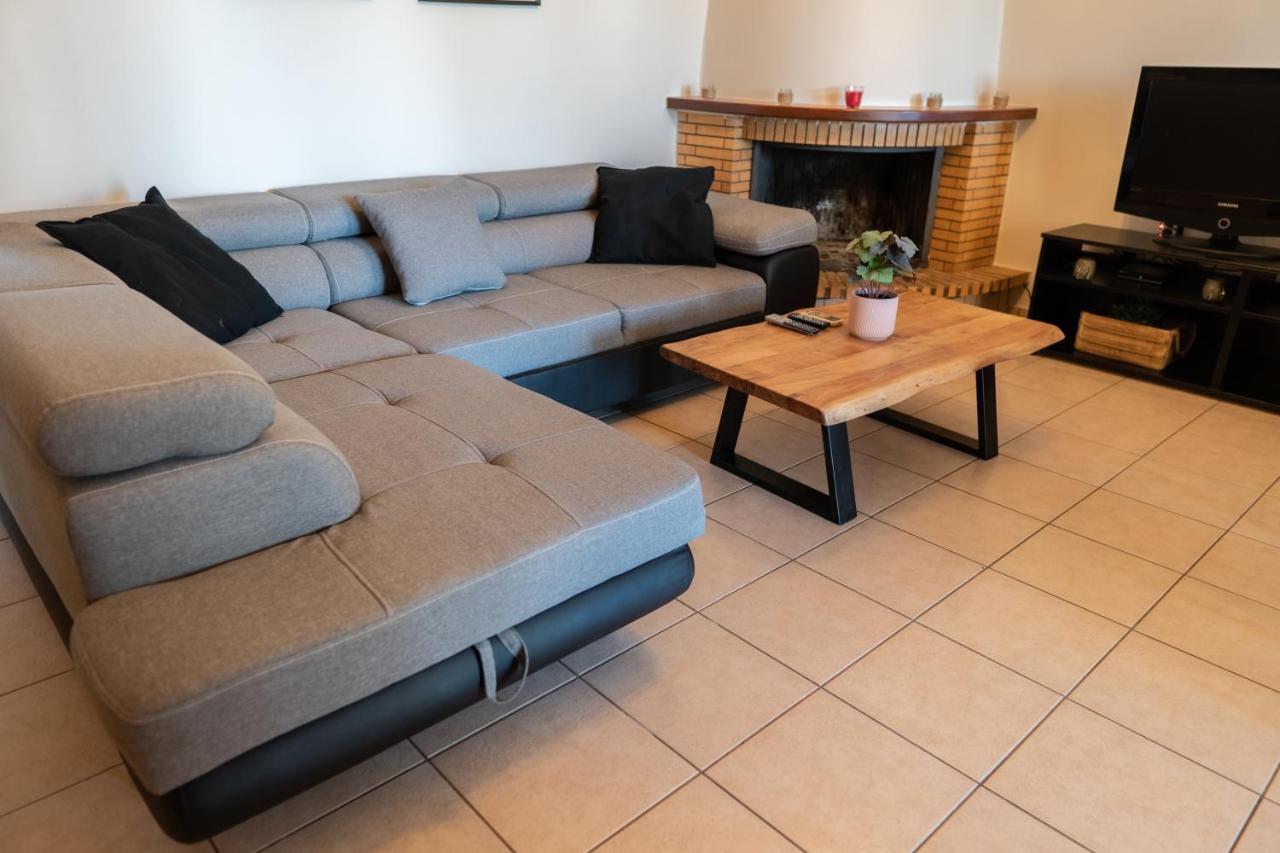John'S Apartments Каристос Экстерьер фото